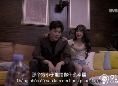 Em gái xinh tình nghiện địt cùng ông bầu để vào giới giải trí